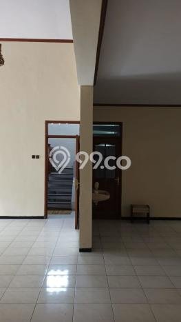 HARGA TERBAIK! Rumah di Waru, 4 KM, Lingkungan Asri, Luas 200m2m² Bangunan 200m2m² HARGA TERBAIK! Rumah di Waru, 4 KM, Lingkungan Asri, Luas 200m2m² Bangunan 200m2m²