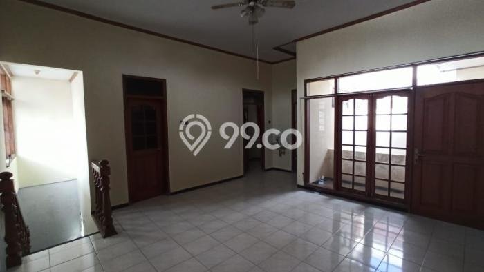 HARGA TERBAIK! Rumah di Waru, 4 KM, Lingkungan Asri, Luas 200m2m² Bangunan 200m2m² HARGA TERBAIK! Rumah di Waru, 4 KM, Lingkungan Asri, Luas 200m2m² Bangunan 200m2m²