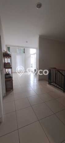 Rumah Modern 5 Kamar LT 180m2 di Kota Wisata Rumah Modern 5 Kamar LT 180m2 di Kota Wisata