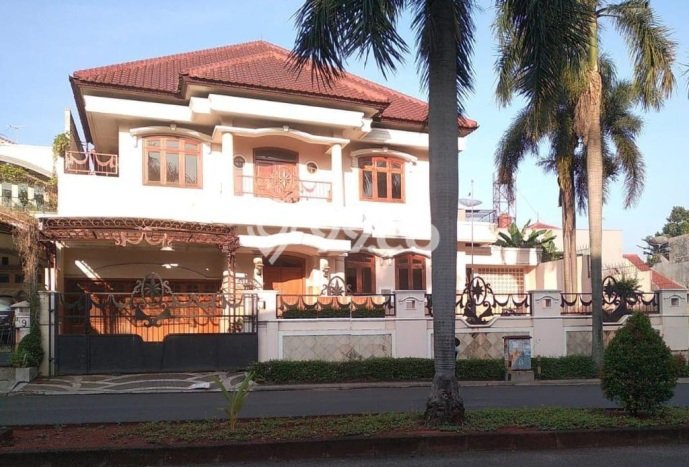 Rumah Mewah LB 600m2 Siap Huni Desain Elegan di Raffles Hills, Jakarta Timur Rumah Mewah LB 600m2 Siap Huni Desain Elegan di Raffles Hills, Jakarta Timur