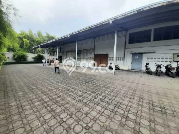 Disewakan Gudang di Kawasan Ramai Soekarno Hatta Luas 350m2 Disewakan Gudang di Kawasan Ramai Soekarno Hatta Luas 350m2