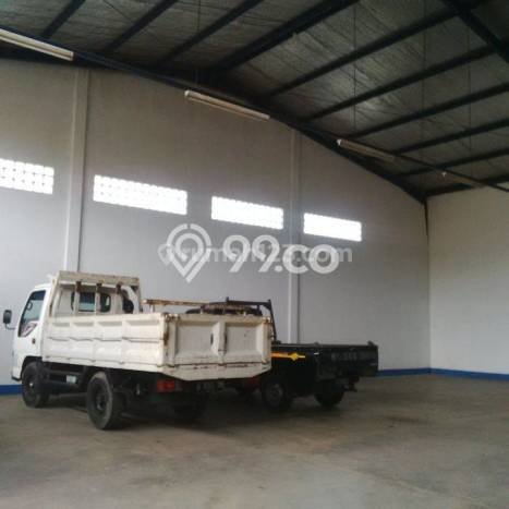 Unit Gudang Disewakan di Caringin di Area Ramai & Strategis Unit Gudang Disewakan di Caringin di Area Ramai & Strategis