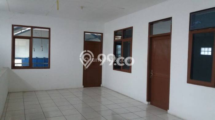 Unit Gudang Disewakan di Caringin di Area Ramai & Strategis Unit Gudang Disewakan di Caringin di Area Ramai & Strategis