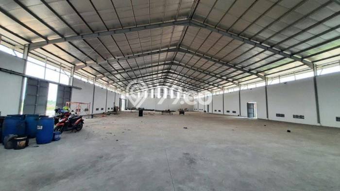Unit Gudang Disewakan di Moch Toha di Area Ramai & Strategis Unit Gudang Disewakan di Moch Toha di Area Ramai & Strategis