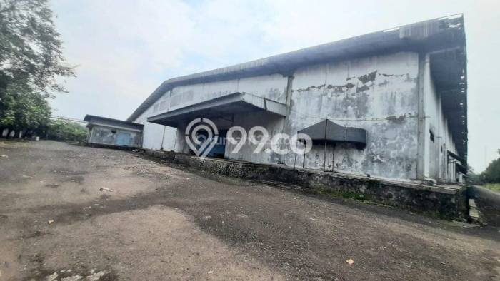 Unit Gudang Disewakan di Moch Toha di Area Ramai & Strategis Unit Gudang Disewakan di Moch Toha di Area Ramai & Strategis
