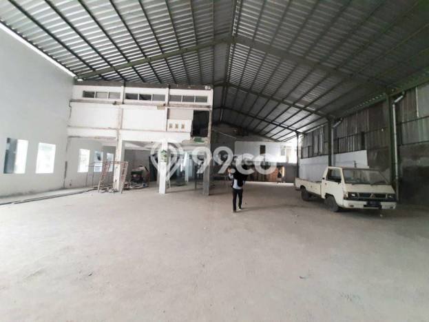 Gudang Disewa di Bandung dengan LB 700m2 Area Komersial Ramai Gudang Disewa di Bandung dengan LB 700m2 Area Komersial Ramai