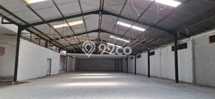 Unit Gudang Disewakan di Moch Toha di Area Ramai & Strategis Unit Gudang Disewakan di Moch Toha di Area Ramai & Strategis