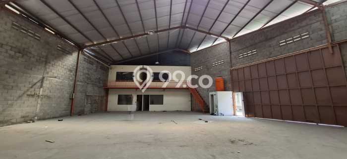 Gudang Disewa di Bandung dengan LB 350m2 Area Komersial Ramai Gudang Disewa di Bandung dengan LB 350m2 Area Komersial Ramai