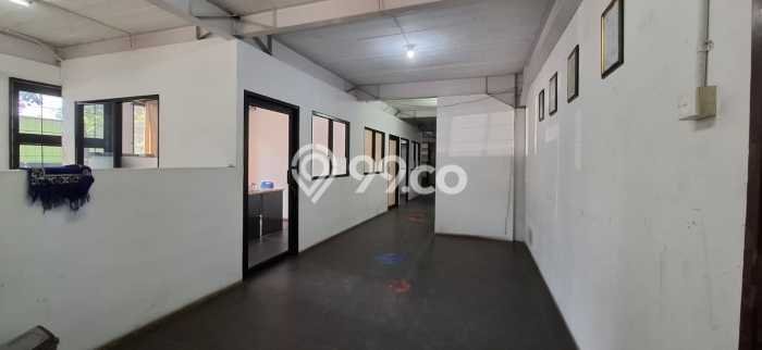 Disewakan Gudang di Kawasan Ramai Soekarno Hatta Luas 1500m2 Disewakan Gudang di Kawasan Ramai Soekarno Hatta Luas 1500m2