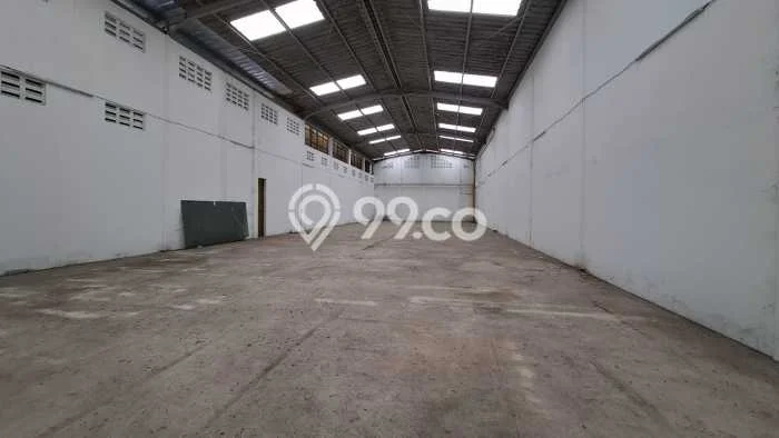 Gudang Disewa di Bandung dengan LB 400m2 Area Komersial Ramai Gudang Disewa di Bandung dengan LB 400m2 Area Komersial Ramai