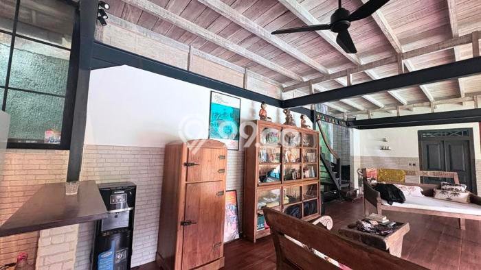 Disewakan! Rumah 3 Kamar Tidur &
3 Kamar Mandi di Legian, Badung Disewakan! Rumah 3 Kamar Tidur &
3 Kamar Mandi di Legian, Badung