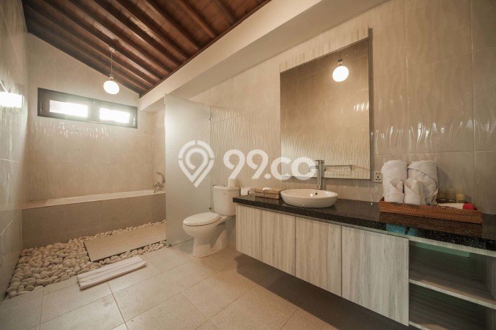 Hunian Asri 1 KT di Seminyak, Badung - Luas Tanah 193m² Hunian Asri 1 KT di Seminyak, Badung - Luas Tanah 193m²