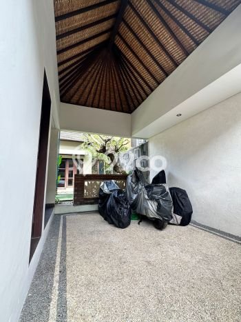Disewakan! Rumah 2 Kamar Tidur &
2 Kamar Mandi di Sanur, Denpasar Disewakan! Rumah 2 Kamar Tidur &
2 Kamar Mandi di Sanur, Denpasar