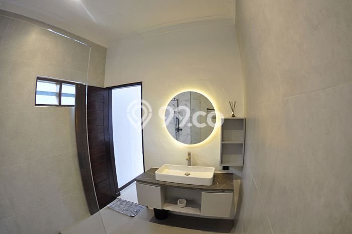 Rumah kawasan Tibubeneng, 2 KM, Area Elite, Luas 200m² Bangunan 160m² Rumah kawasan Tibubeneng, 2 KM, Area Elite, Luas 200m² Bangunan 160m²