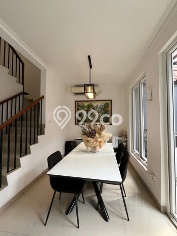 Rumah Elit LB 150m2 Siap Pakai Desain Elegan di Citra Grand, Jakarta Timur Rumah Elit LB 150m2 Siap Pakai Desain Elegan di Citra Grand, Jakarta Timur