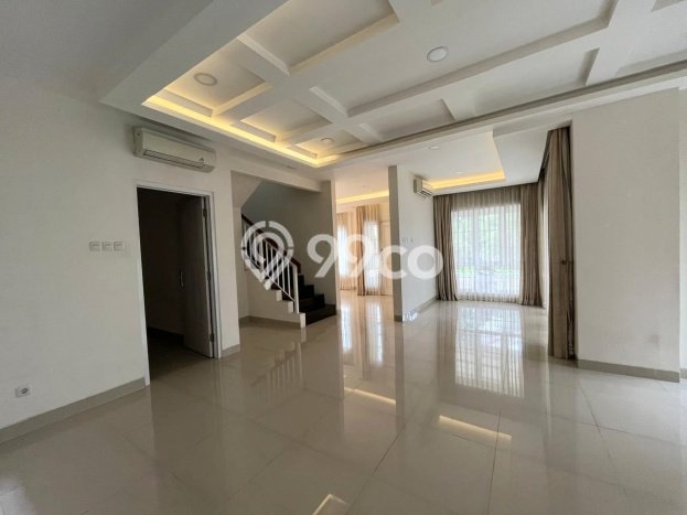 Rumah Elit Modern Siap Huni di Raffles Hills Jakarta Timur Rumah Elit Modern Siap Huni di Raffles Hills Jakarta Timur