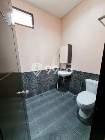 Dijual Rumah Eksklusif 4 KT di Raffles Hills, Jakarta Timur Dijual Rumah Eksklusif 4 KT di Raffles Hills, Jakarta Timur