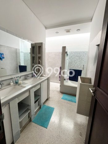 Rumah Elit Modern Tanpa Renovasi di Lebak Bulus Jakarta Selatan Rumah Elit Modern Tanpa Renovasi di Lebak Bulus Jakarta Selatan