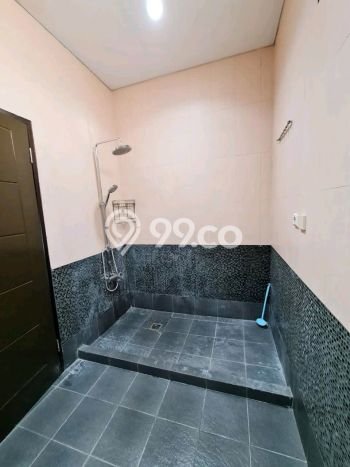 Dijual Rumah Eksklusif 4 KT di Raffles Hills, Jakarta Timur Dijual Rumah Eksklusif 4 KT di Raffles Hills, Jakarta Timur