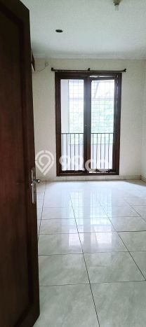 Jual Rumah Mewah Elegan Dengan View Eksklusif di Citra Grand, Jakarta Timur Jual Rumah Mewah Elegan Dengan View Eksklusif di Citra Grand, Jakarta Timur