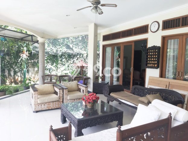Rumah Mewah Dijual LT 717m2 di Cinere, Depok Rumah Mewah Dijual LT 717m2 di Cinere, Depok