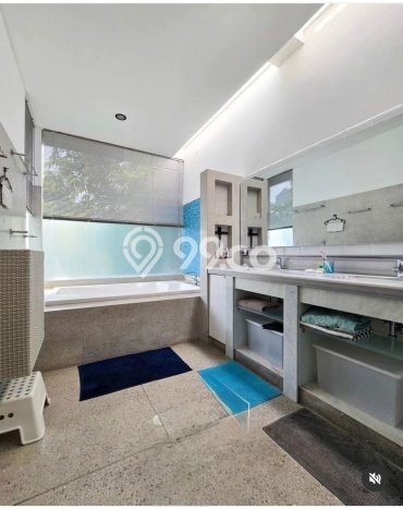 Rumah Elit Modern Tanpa Renovasi di Lebak Bulus Jakarta Selatan Rumah Elit Modern Tanpa Renovasi di Lebak Bulus Jakarta Selatan