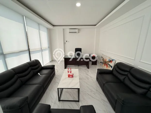 Ruko Dijual di Prime Area Jakarta Timur Luas 390m2 Ruko Dijual di Prime Area Jakarta Timur Luas 390m2