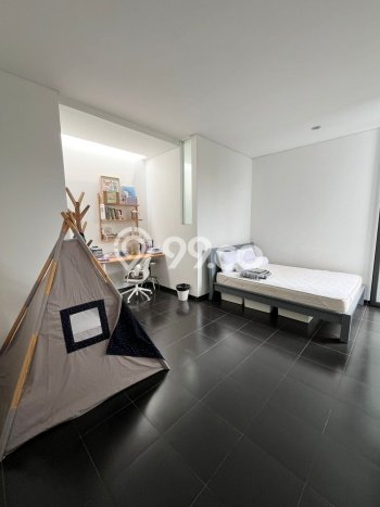 Rumah Elit Modern Tanpa Renovasi di Lebak Bulus Jakarta Selatan Rumah Elit Modern Tanpa Renovasi di Lebak Bulus Jakarta Selatan