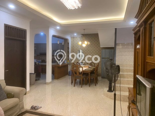 Rumah Elit Modern Siap Huni di Cawang Jakarta Timur Rumah Elit Modern Siap Huni di Cawang Jakarta Timur