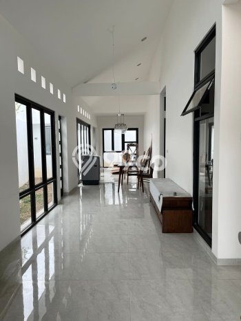 For Sale! Premium House LT 180m2 Desain Elegan di Pondok Pinang For Sale! Premium House LT 180m2 Desain Elegan di Pondok Pinang