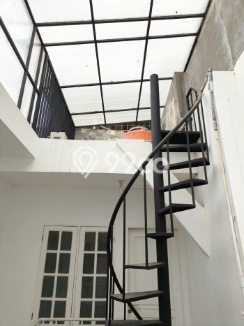 Jual Rumah Eksklusif 3 KT di Raffles Hills, Jakarta Timur Jual Rumah Eksklusif 3 KT di Raffles Hills, Jakarta Timur