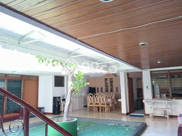 Ready to Use! Premium House LT 429m2 Desain Elegan di Dharma Husada Ready to Use! Premium House LT 429m2 Desain Elegan di Dharma Husada