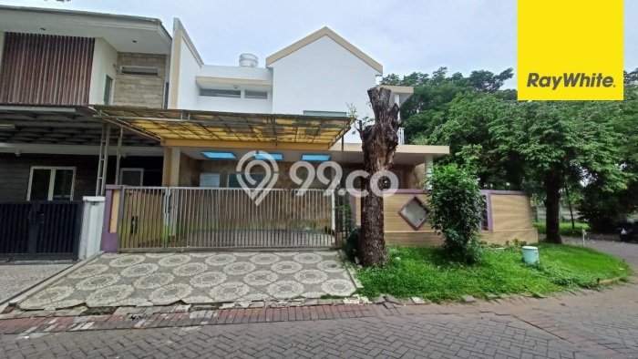 Rumah Nyaman area Pakuwon City, 3 KT, Area Strategis, Luas 229m2m² Bangunan 229m2m² Rumah Nyaman area Pakuwon City, 3 KT, Area Strategis, Luas 229m2m² Bangunan 229m2m²