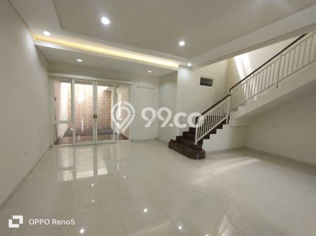 Siap Huni Rumah Mewah 5 Kamar di Gayungan Dekat ke Mana Pun Siap Huni Rumah Mewah 5 Kamar di Gayungan Dekat ke Mana Pun
