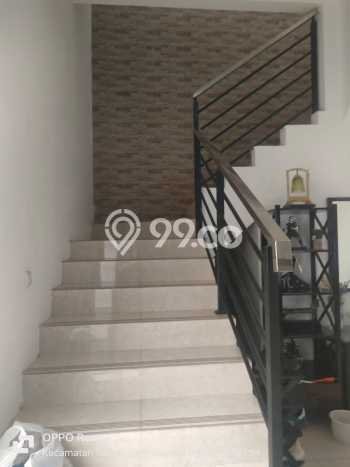 Rumah Eksklusif Dijual LT 180m2 di Rungkut, Surabaya Rumah Eksklusif Dijual LT 180m2 di Rungkut, Surabaya