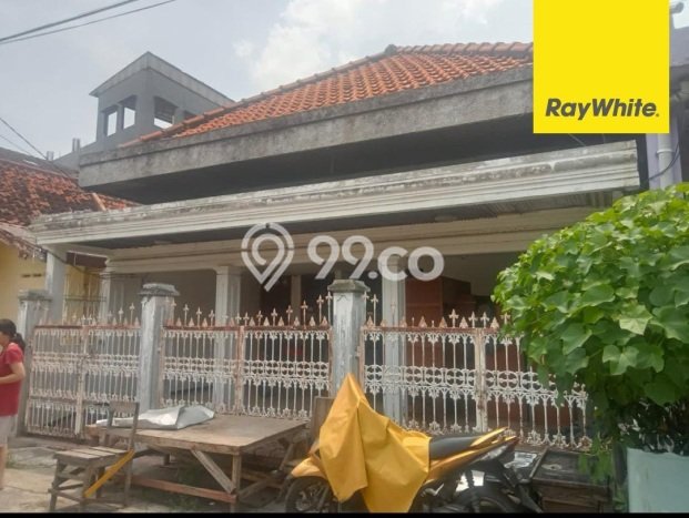 Dijual Rumah Eksklusif 4 KT di Kalisari, Surabaya Dijual Rumah Eksklusif 4 KT di Kalisari, Surabaya