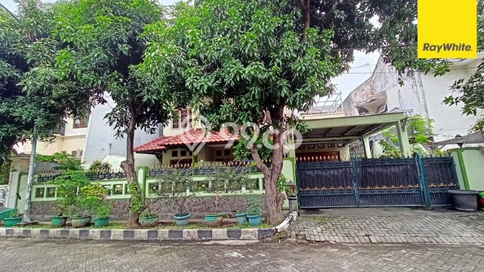 Dijual Rumah Luas Megah Dengan View Cantik di Ketintang, Surabaya Dijual Rumah Luas Megah Dengan View Cantik di Ketintang, Surabaya