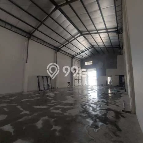 KAWASAN PREMIUM! Gudang di Benda, Luas 162m², Akses Utama KAWASAN PREMIUM! Gudang di Benda, Luas 162m², Akses Utama