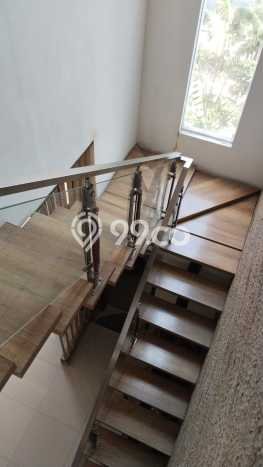 Rumah Strategis Modern Lb 220m2 di Tapos, Depok Rumah Strategis Modern Lb 220m2 di Tapos, Depok