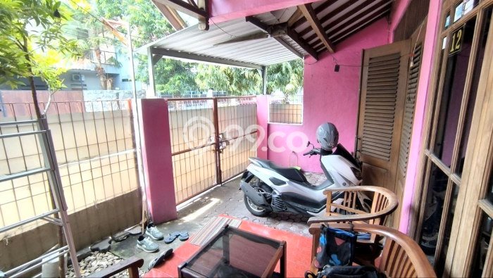 Hunian Cantik Modern Lb 150m2 di Laweyan, Surakarta Hunian Cantik Modern Lb 150m2 di Laweyan, Surakarta