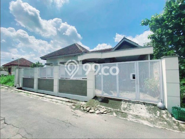 Dijual Cepat Rumah Favorit Siap Huni LB 124m2 di Colomadu, Karanganyar Dijual Cepat Rumah Favorit Siap Huni LB 124m2 di Colomadu, Karanganyar