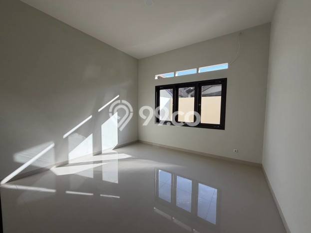 Rumah Mewah Siap Huni LT 260m2 di Banjarsari, Surakarta Rumah Mewah Siap Huni LT 260m2 di Banjarsari, Surakarta