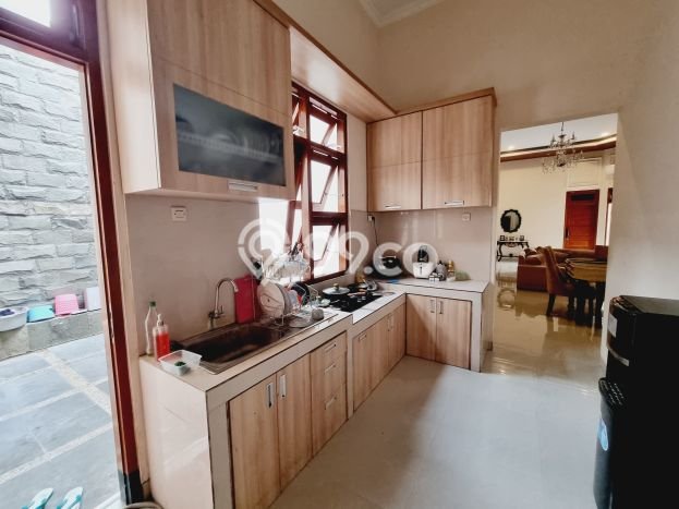 HOT LISTING! Rumah Siap Huni lokasi Banjarsari, Surakarta, LT 359m² LB 300m² HOT LISTING! Rumah Siap Huni lokasi Banjarsari, Surakarta, LT 359m² LB 300m²