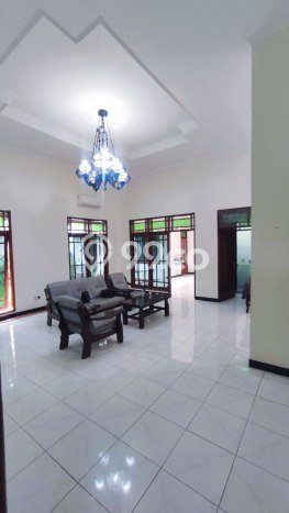 Rumah LT 475m2m² / LB 300m2m² Cluster Exclusive di Banjarsari, Surakarta Rumah LT 475m2m² / LB 300m2m² Cluster Exclusive di Banjarsari, Surakarta