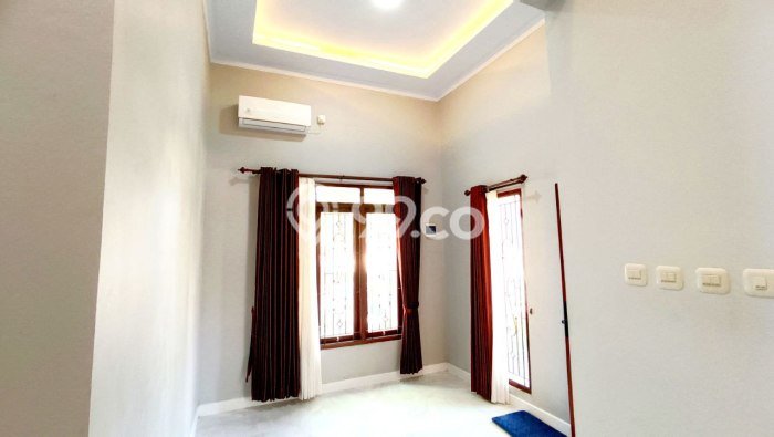 Rumah Minimalis 3 KT LT 180m2 di Gentan Rumah Minimalis 3 KT LT 180m2 di Gentan