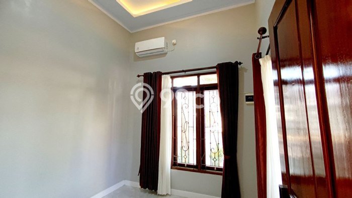 Rumah Minimalis 3 KT LT 180m2 di Gentan Rumah Minimalis 3 KT LT 180m2 di Gentan