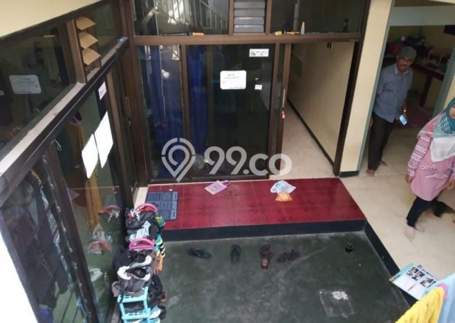 Rumah LT 240m² Semi Furnished di Lokasi Prestisius Banjarsari, Solo Rumah LT 240m² Semi Furnished di Lokasi Prestisius Banjarsari, Solo