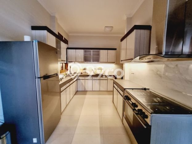 Rumah Mewah Siap Huni LT 407m2 di Laweyan, Surakarta Rumah Mewah Siap Huni LT 407m2 di Laweyan, Surakarta