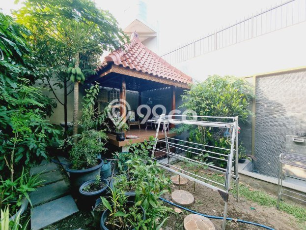 Rumah Mewah Siap Huni LT 465m2 di Banjarsari, Solo Rumah Mewah Siap Huni LT 465m2 di Banjarsari, Solo