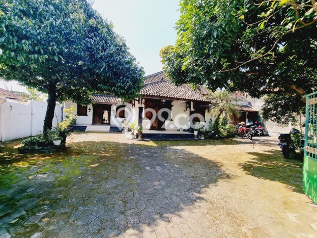 Rumah Mewah Dijual LT 681m2 di Banjarsari, Solo Rumah Mewah Dijual LT 681m2 di Banjarsari, Solo